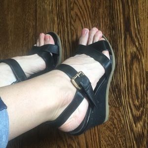 Lauren Ralph’s Lauren platform sandals 8.5